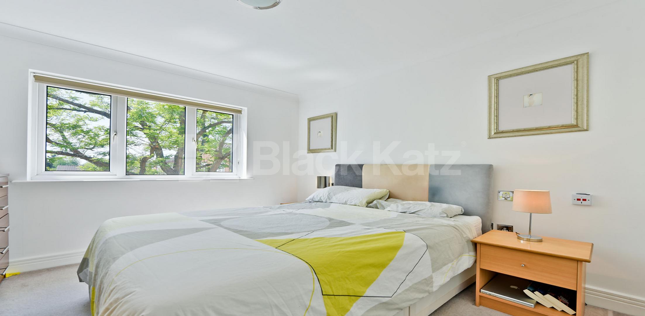 			NEW INSTRUCTION  (Includes Private Gated Parking), 1 Bedroom, 1 bath, 1 reception Apartment			 Wells Place, Kingham Close, Earlsfield